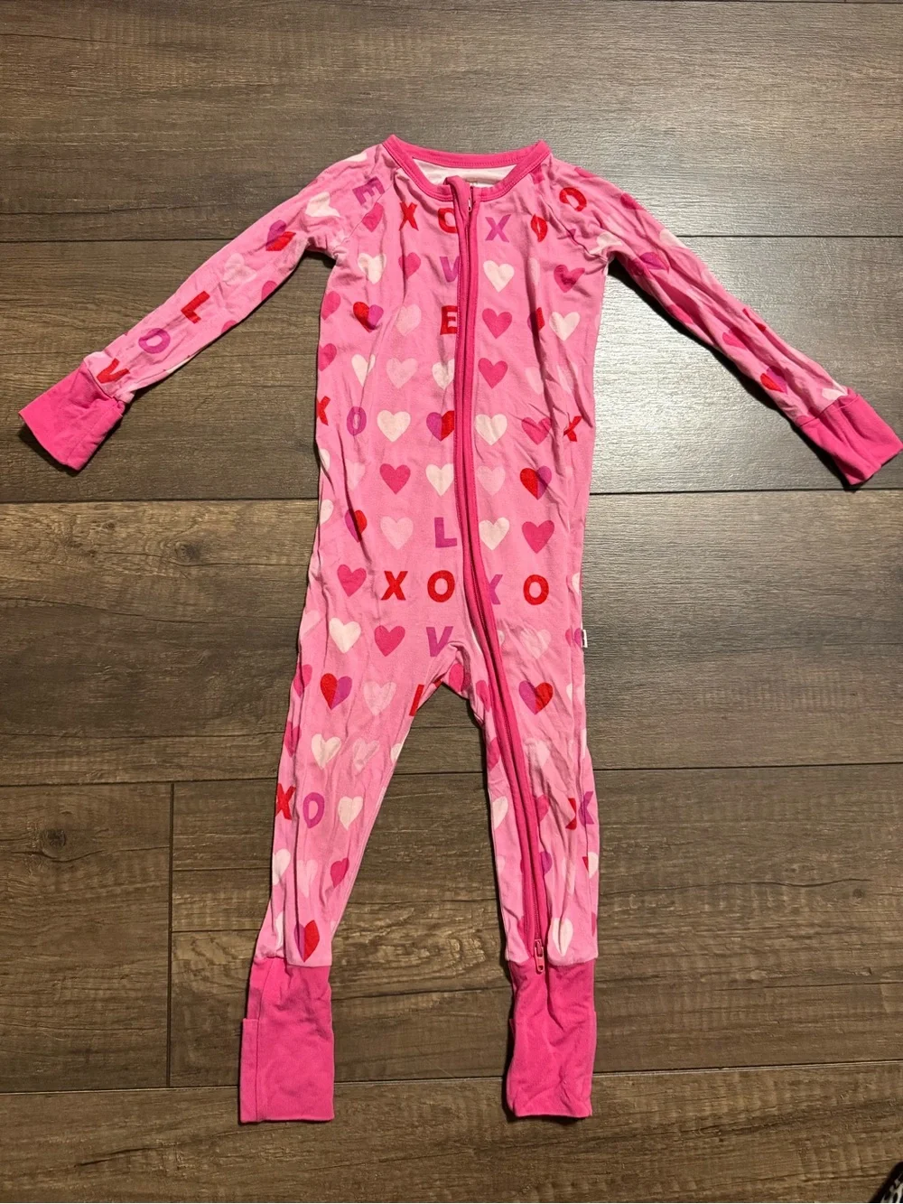 Little Sleepies XOXO Valentine’s Day print 12-18 months